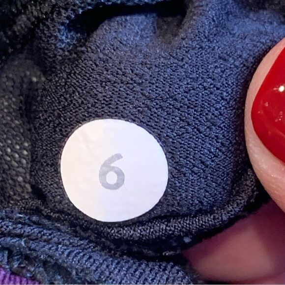 Lululemon Free To Be Zen Sports Bra Size 6 - Picture 11 of 11